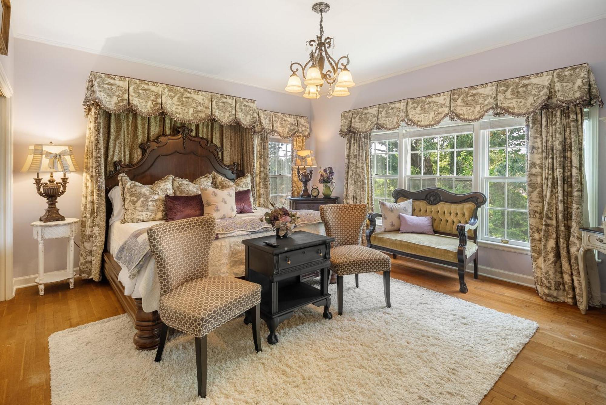 Beland Mansion-Blooming Garden Suite! Fort Smith Buitenkant foto
