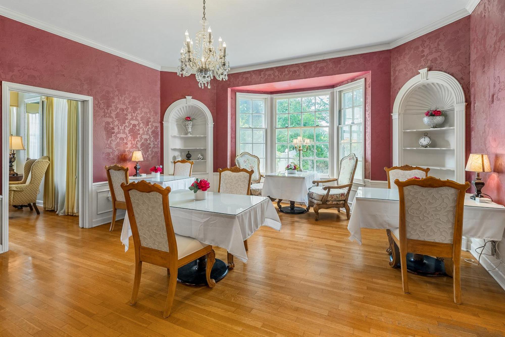 Beland Mansion-Blooming Garden Suite! Fort Smith Buitenkant foto